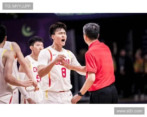 男篮战日本踩场全力备战士气高