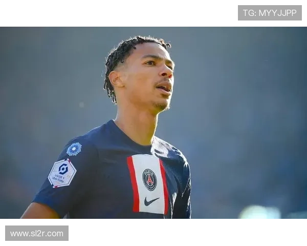 红军五后卫仅练两天 埃基蒂克表现受战术制约